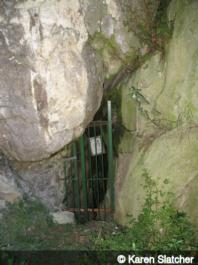 Entrance of Aldery Cliff Fissure